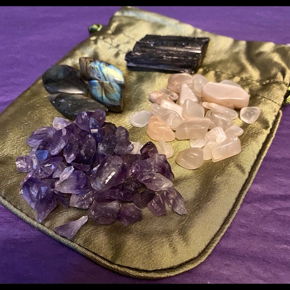 Pouch of Protection - Picture 5 of 9